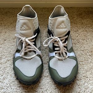 Adidas Supernova Riot Trail runner boost Sz 8.5